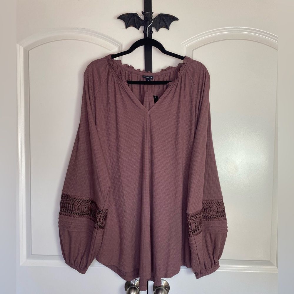 Torrid Bohemian Dusty Rose Crochet Lace Accents Long Sleeve Top, NWT size 2X - Picture 2 of 12